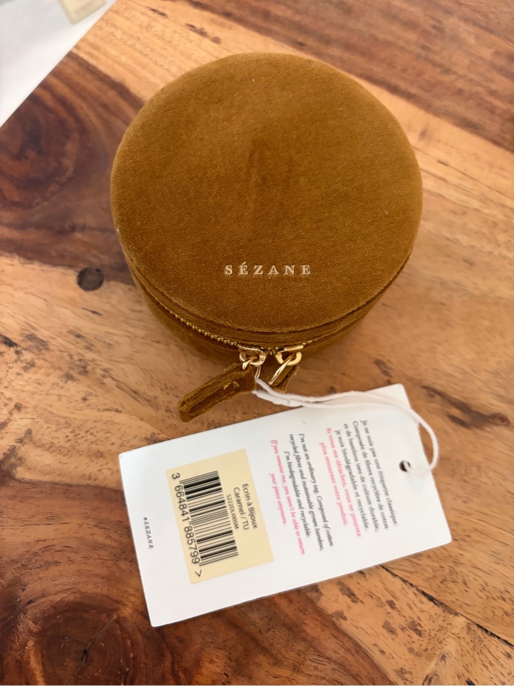 Sézane Round Velvet Jewelry Case in Caramel - Picture 2 of 8